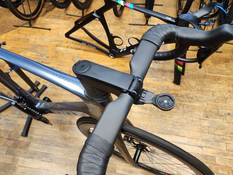 Used Giant Propel Advanced Pro 0 Di2 2025 2025 Road & Gravel, Blue — image 3 of 3