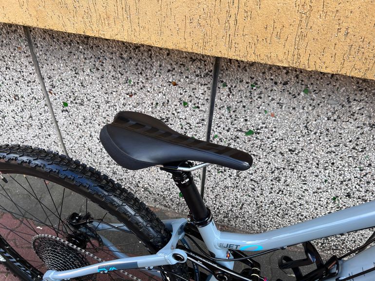 Used Niner JET 9 - 2-Star NX Eagle - 29 2019 2019 Mountainbike, Light Gray, 27.5, 29 — image 8 of 25