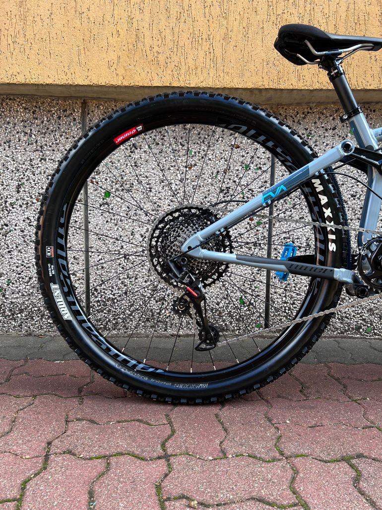 Used Niner JET 9 - 2-Star NX Eagle - 29 2019 2019 Mountainbike, Light Gray, 27.5, 29 — image 21 of 25