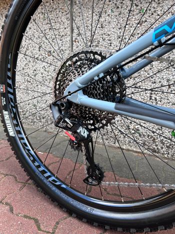 Used Niner JET 9 - 2-Star NX Eagle - 29 2019 2019 Mountainbike, Light Gray, 27.5, 29 — image 22 of 25