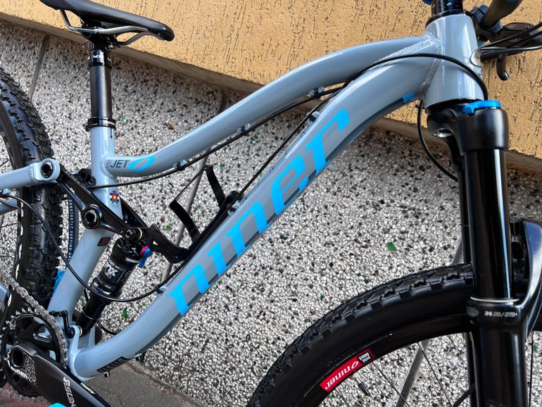 Used Niner JET 9 - 2-Star NX Eagle - 29 2019 2019 Mountainbike, Light Gray, 27.5, 29 — image 6 of 25