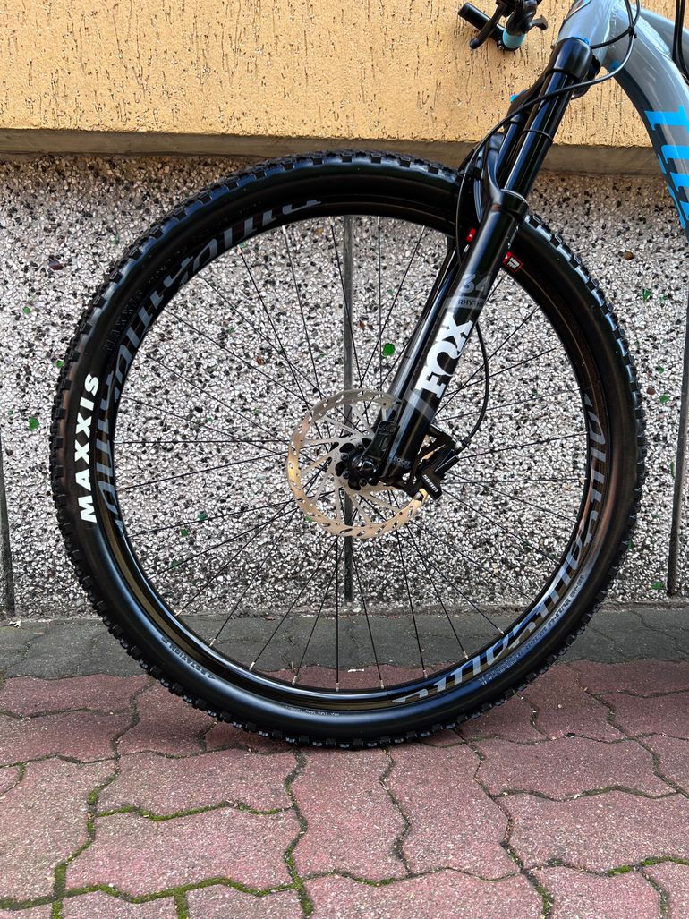 Used Niner JET 9 - 2-Star NX Eagle - 29 2019 2019 Mountainbike, Light Gray, 27.5, 29 — image 17 of 25