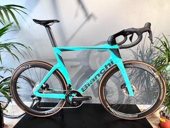 Used Bianchi Oltre - Ultegra Di2 2023 2023 Route & Gravel