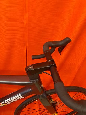 Brugt Cinelli Pressure Shimano 105 Di2 2024 Road & Gravel — billede 17 af 26