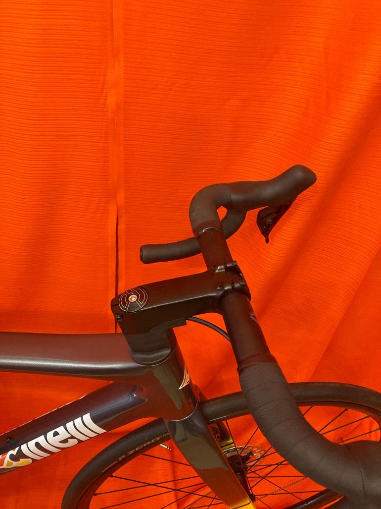 Brugt Cinelli Pressure Shimano 105 Di2 2024 Road & Gravel — billede 18 af 26