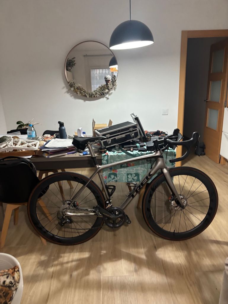 Used Trek Trek Emonda Sl 6 Disc 2020 Road & Gravel, Light Gray — image 5 of 6