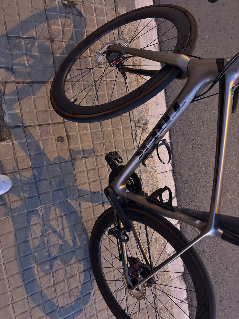 Used Trek Trek Emonda Sl 6 Disc 2020 Road & Gravel, Light Gray — image 3 of 6