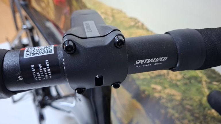 Used Specialized Tarmac SL7 Sport - Shimano 105 2024 2024 Road & Gravel, Negro — image 7 of 14