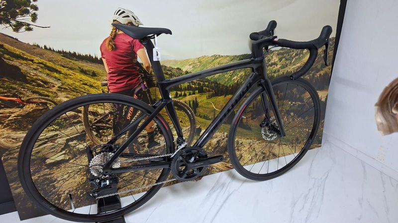 Specialized Tarmac SL7 Sport - Shimano 105 2024 2024 Road & Gravel d'occasion
