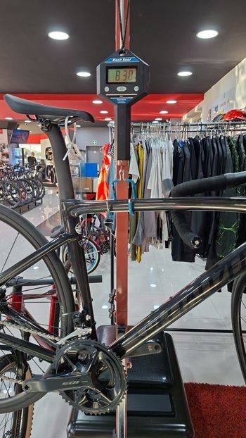 Used Specialized Tarmac SL7 Sport - Shimano 105 2024 2024 Road & Gravel, Negro — image 14 of 14