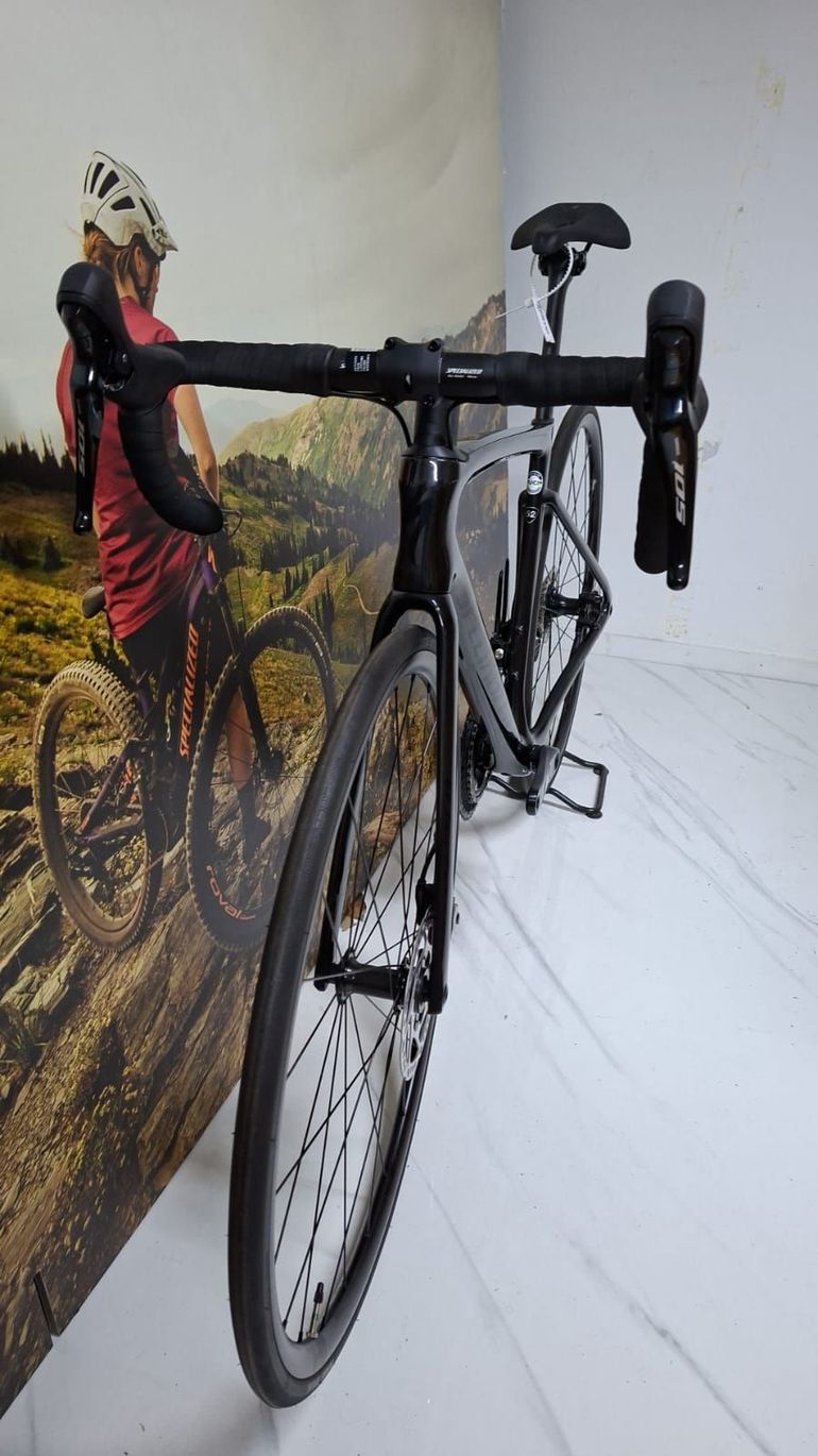 Used Specialized Tarmac SL7 Sport - Shimano 105 2024 2024 Road & Gravel, Negro — image 12 of 14