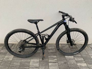 Used Orbea ONNA 20 2023 2023 Mountainbike, Black, 27.5, 29 — image 1 of 9