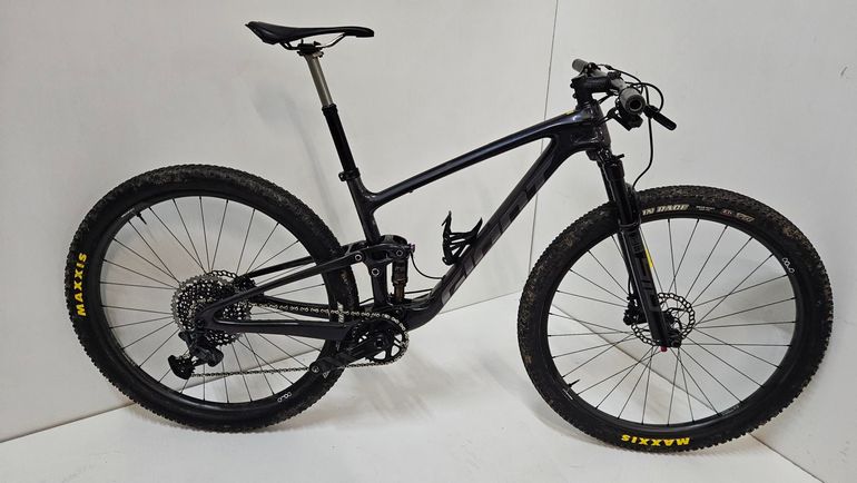 Used Giant Advanced Pro 29 2022 2022 Mountainbike — image 1 of 7