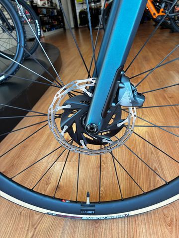 Used BMC Roadmachine AMP ONE 2023 2023 Road & Gravel, Blue — image 5 of 9