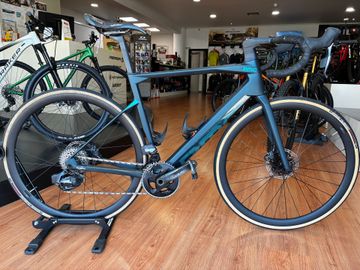 Used BMC Roadmachine AMP ONE 2023 2023 Road & Gravel, Blue — image 1 of 9