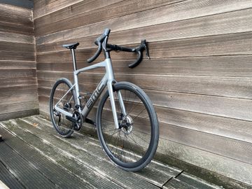 Used BMC Roadmachine 01 FOUR 2024 2024 Road & Gravel, Light Gray — image 2 of 3