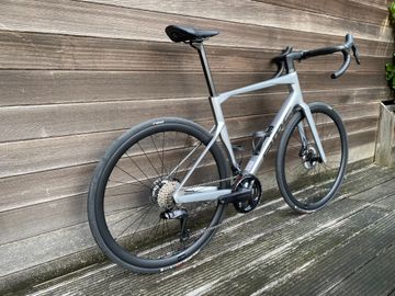 Used BMC Roadmachine 01 FOUR 2024 2024 Road & Gravel, Light Gray — image 3 of 3