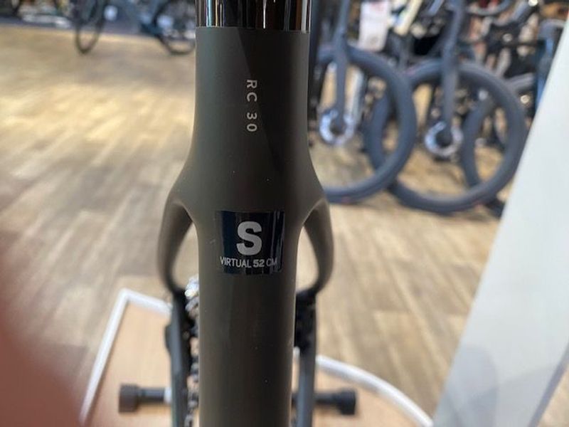 Scott Addict RC 30 2025 Road & Gravel d'occasion — image 8 sur 8
