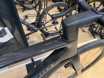 Scott Addict RC 30 2025 Road & Gravel d'occasion — image 7 sur 8