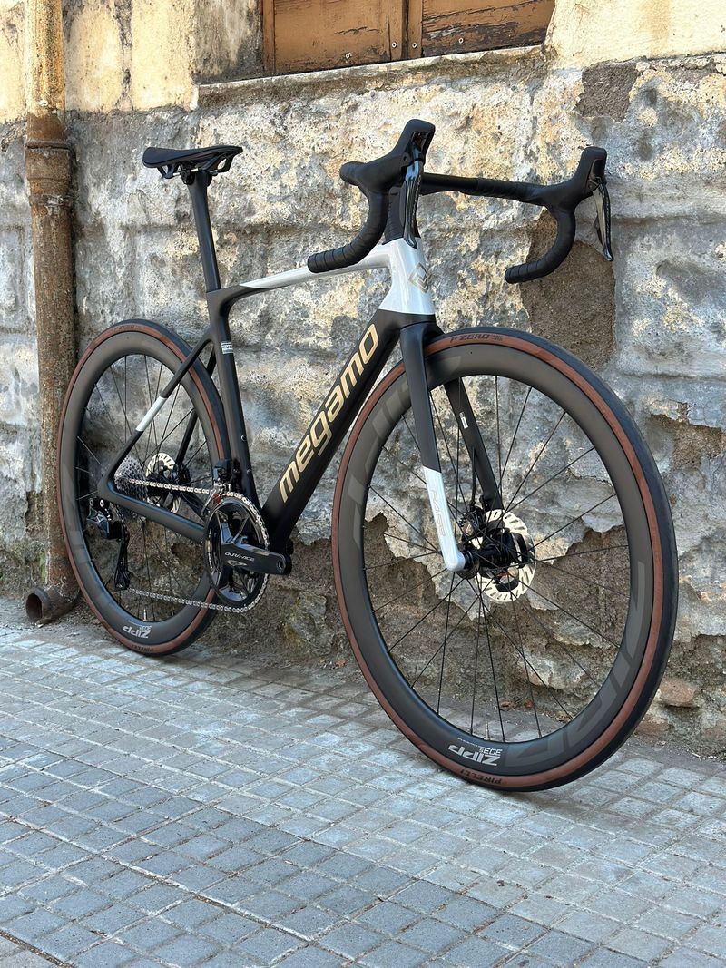 Używany Megamo Raise Shimano Dura Ace Di2 2025 Road & Gravel