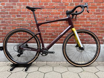 Brugt BMC NEW! BMC URS 01 Three Gravel Carbon/Campagnolo Ekar 1x13/Size XL/Levante Crb 2024 Road & Gravel