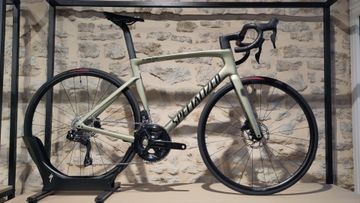 Tweedehands Specialized Tarmac SL7 Comp - Shimano 105 Di2 2024 2024 Road & Gravel