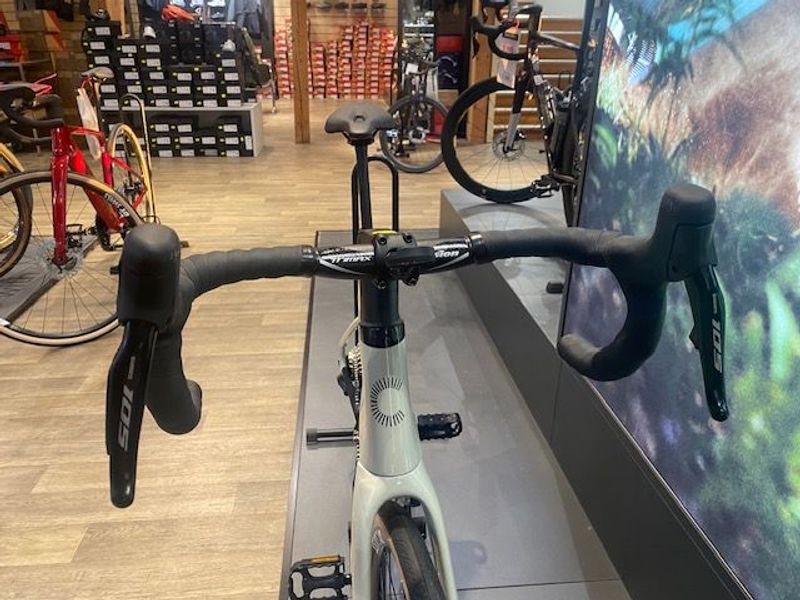 Used Cannondale Synapse Carbon 4 2026 Road & Gravel, Light Gray — image 9 of 10