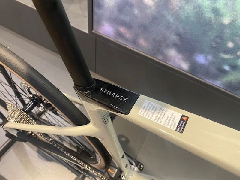 Used Cannondale Synapse Carbon 4 2026 Road & Gravel, Light Gray — image 7 of 10
