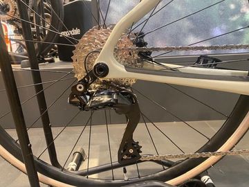 Used Cannondale Synapse Carbon 4 2026 Road & Gravel, Light Gray — image 8 of 10