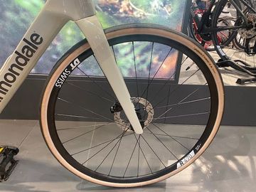 Used Cannondale Synapse Carbon 4 2026 Road & Gravel, Light Gray — image 4 of 10