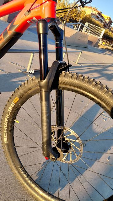 Used Trek Slash SRAM GX Eagle 2021 Mountainbike, Red — image 5 of 14