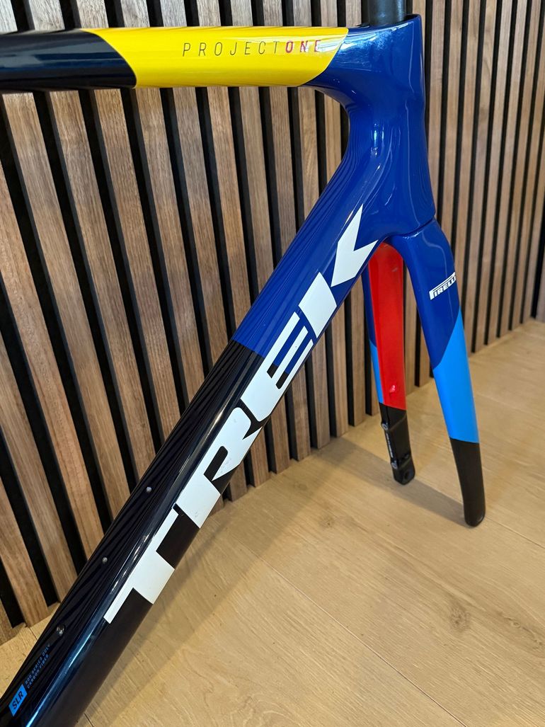 Used Trek Madone SLR 9 AXS Gen 8 2025 Frameset 2025 Road & Gravel — image 4 of 5