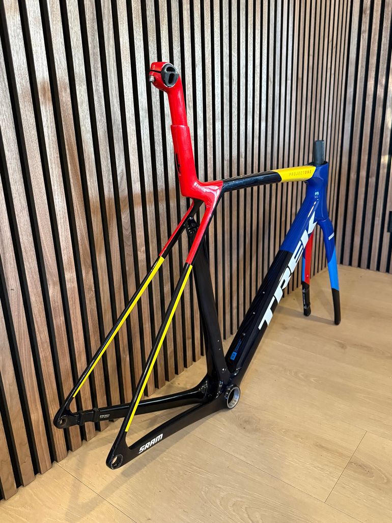Used Trek Madone SLR 9 AXS Gen 8 2025 Frameset 2025 Road & Gravel — image 2 of 5