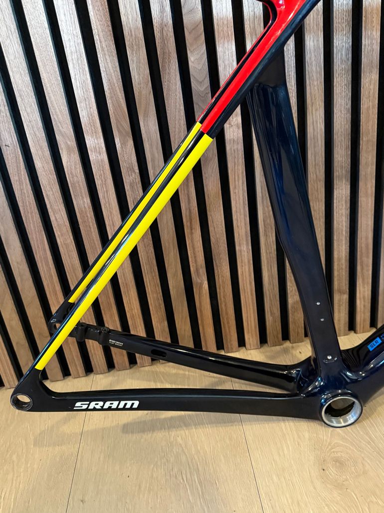 Used Trek Madone SLR 9 AXS Gen 8 2025 Frameset 2025 Road & Gravel — image 3 of 5