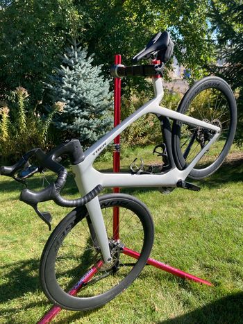 Used Trek Madone SLR 6 Gen 7 2024 Road & Gravel, Hellgrau — image 5 of 11