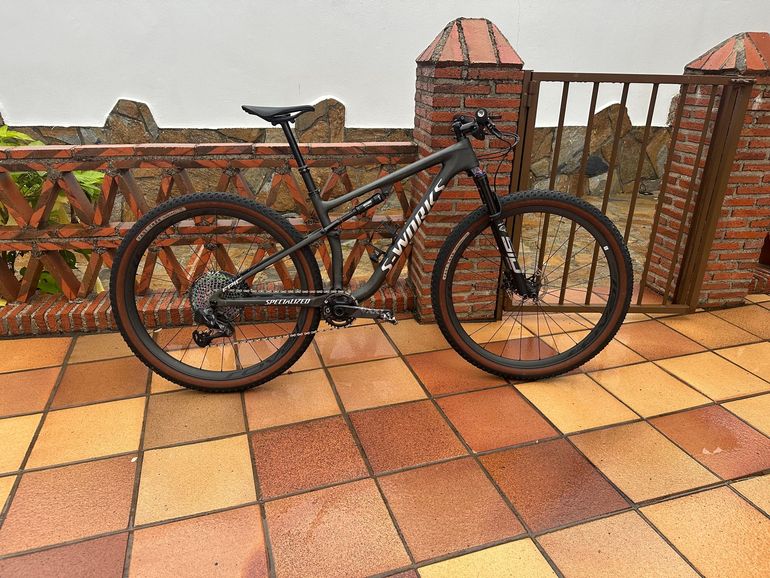 Used Specialized S-Works Epic - Speed of Light Collection 2022 2022 Mountainbike, Green, 29 — image 1 of 4
