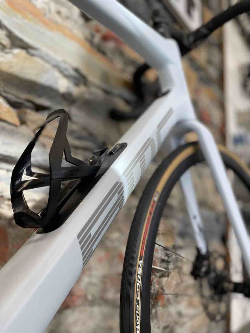 Used BMC Roadmachine FOUR 2024 2024 Road & Gravel, White — image 3 of 5