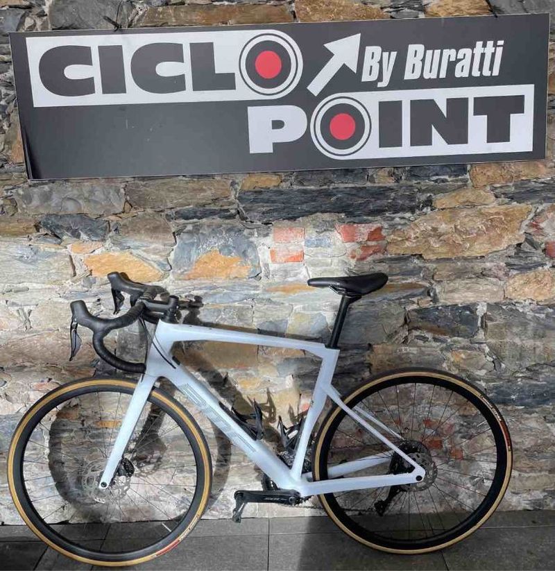 Used BMC Roadmachine FOUR 2024 2024 Road & Gravel, White — image 5 of 5