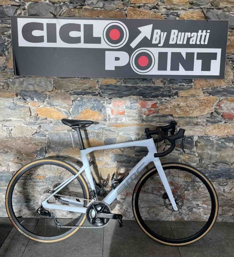 Used BMC Roadmachine FOUR 2024 2024 Road & Gravel, White — image 1 of 5