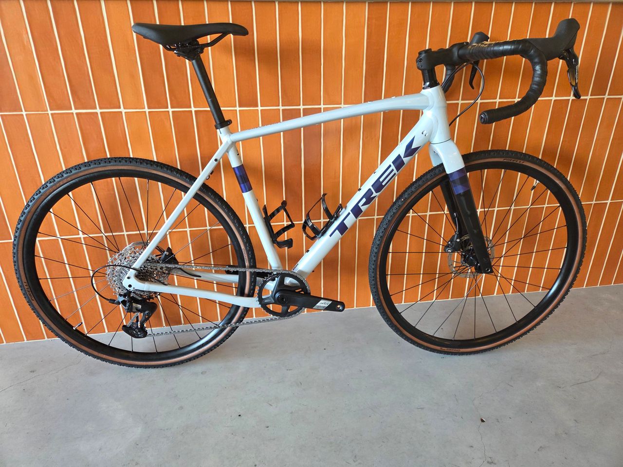 Trek Checkpoint SRAM Apex 2025
