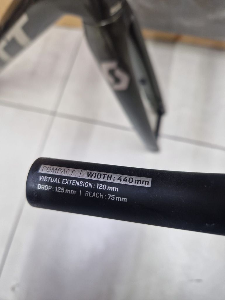 Used Scott Addict RC 40 2022 Frameset 2022 Road & Gravel — image 5 of 8