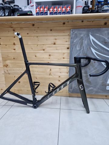 Used Scott Addict RC 40 2022 Frameset 2022 Road & Gravel, Green — image 7 of 8