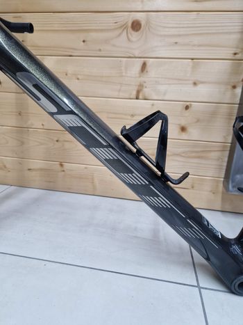 Used Scott Addict RC 40 2022 Frameset 2022 Road & Gravel — image 8 of 8