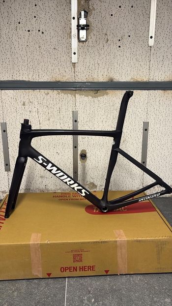 Used Specialized S-Works Tarmac SL7 - Shimano Dura-Ace Di2 2023 Frameset 2023 Road & Gravel, Black — image 2 of 9