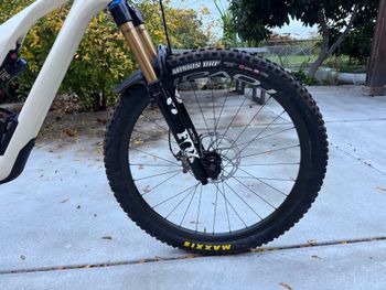 Used Specialized Stumpjumper EVO Pro 2022 2022 Mountainbike, White, 29 — image 4 of 7