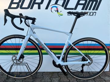 Used BMC Roadmachine FOUR 2024 2024 Road & Gravel, White — image 7 of 7