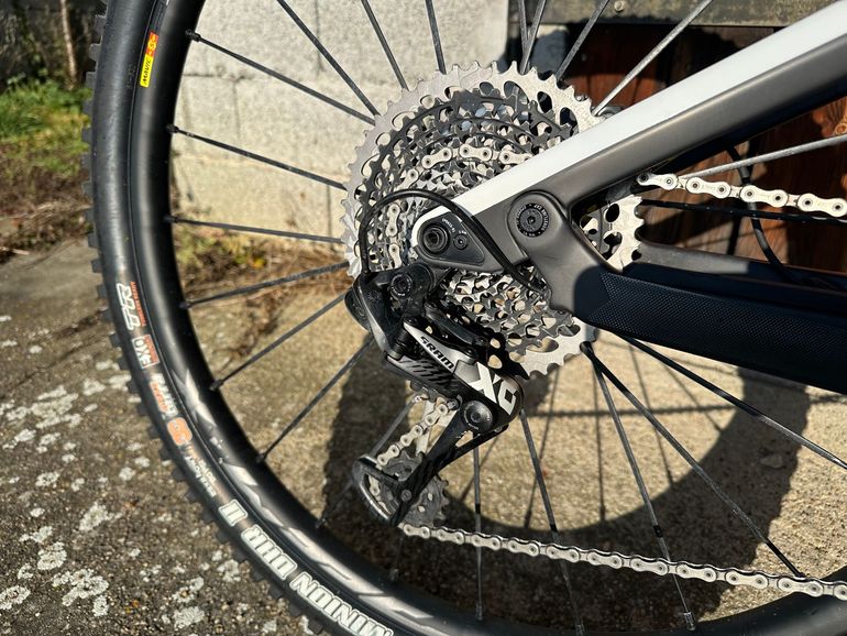 Used Canyon Strive CFR 9.0 Team 2019 2019 Mountainbike — image 3 of 10