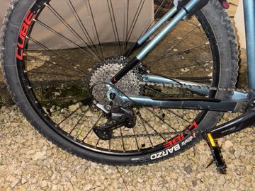Used CUBE Analog Shimano Deore XT 2022 Mountainbike, Green — image 2 of 4