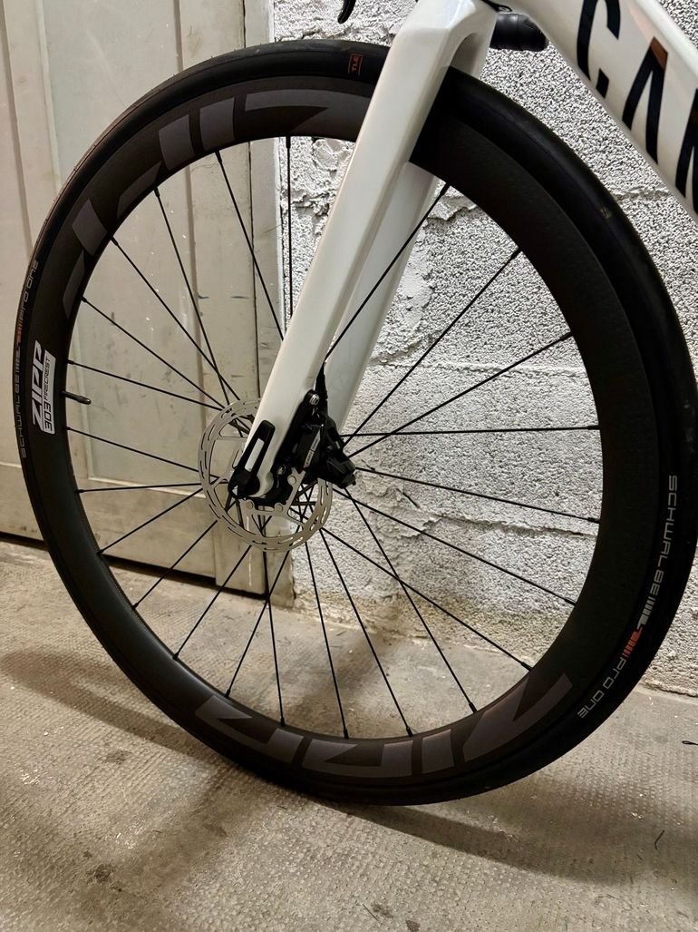 Used Canyon Ultimate CF SLX 8 AXS 2025 2025 Road & Gravel, White — image 12 of 18