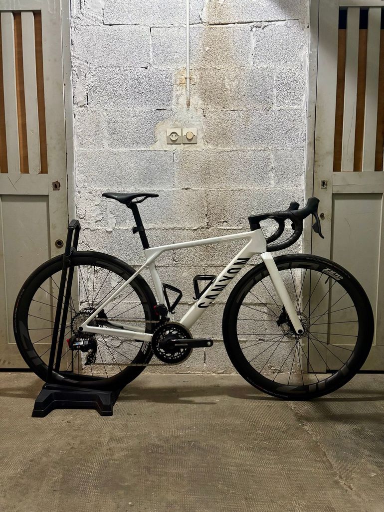 Used Canyon Ultimate CF SLX 8 AXS 2025 2025 Road & Gravel, White — image 1 of 18